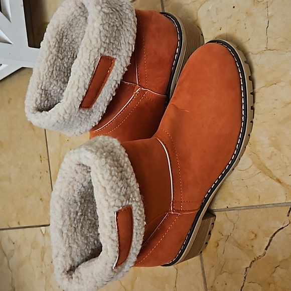 Womans orange shearling boots - Picture 4 of 6